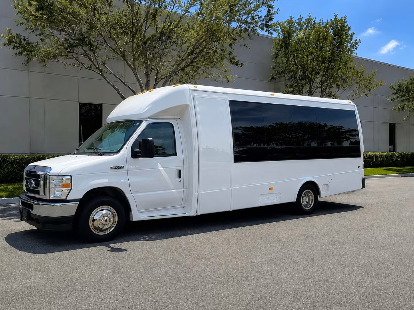 15 passenger minibus