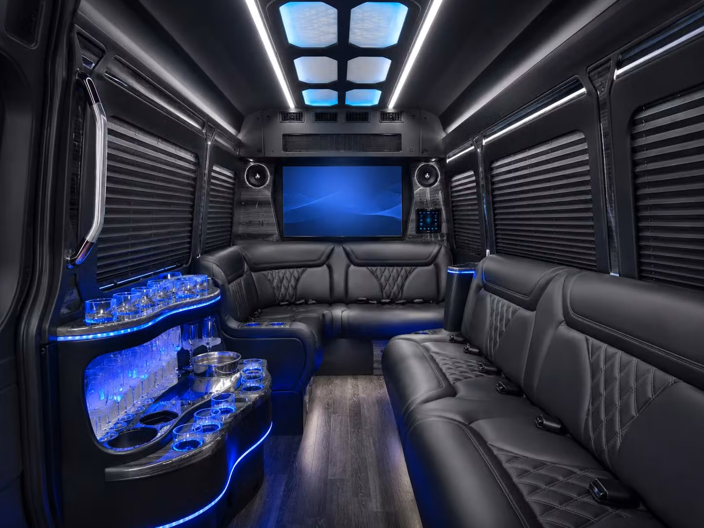 airport transfers and convention shuttle services at dsm