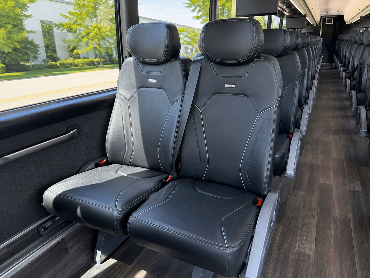 bridal party transportation to des moines wedding venues