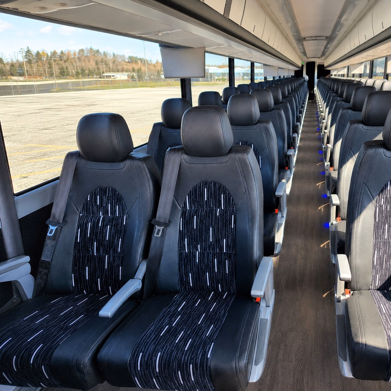 comparing des moines buses made simple