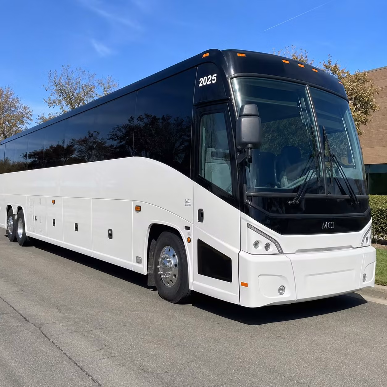 concert bus rentals for wells fargo arena shows in des moines