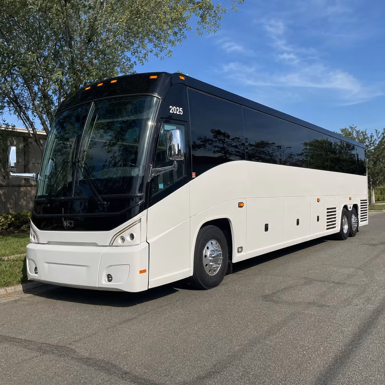 des moines airport transfer charter bus rentals