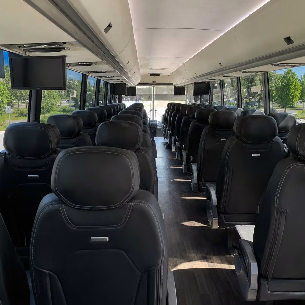 des moines charter bus hero 2