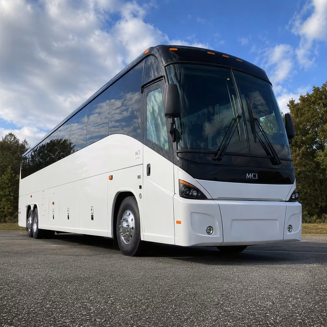 des moines groups rely on long distance charter buses for iowa state events and beyond