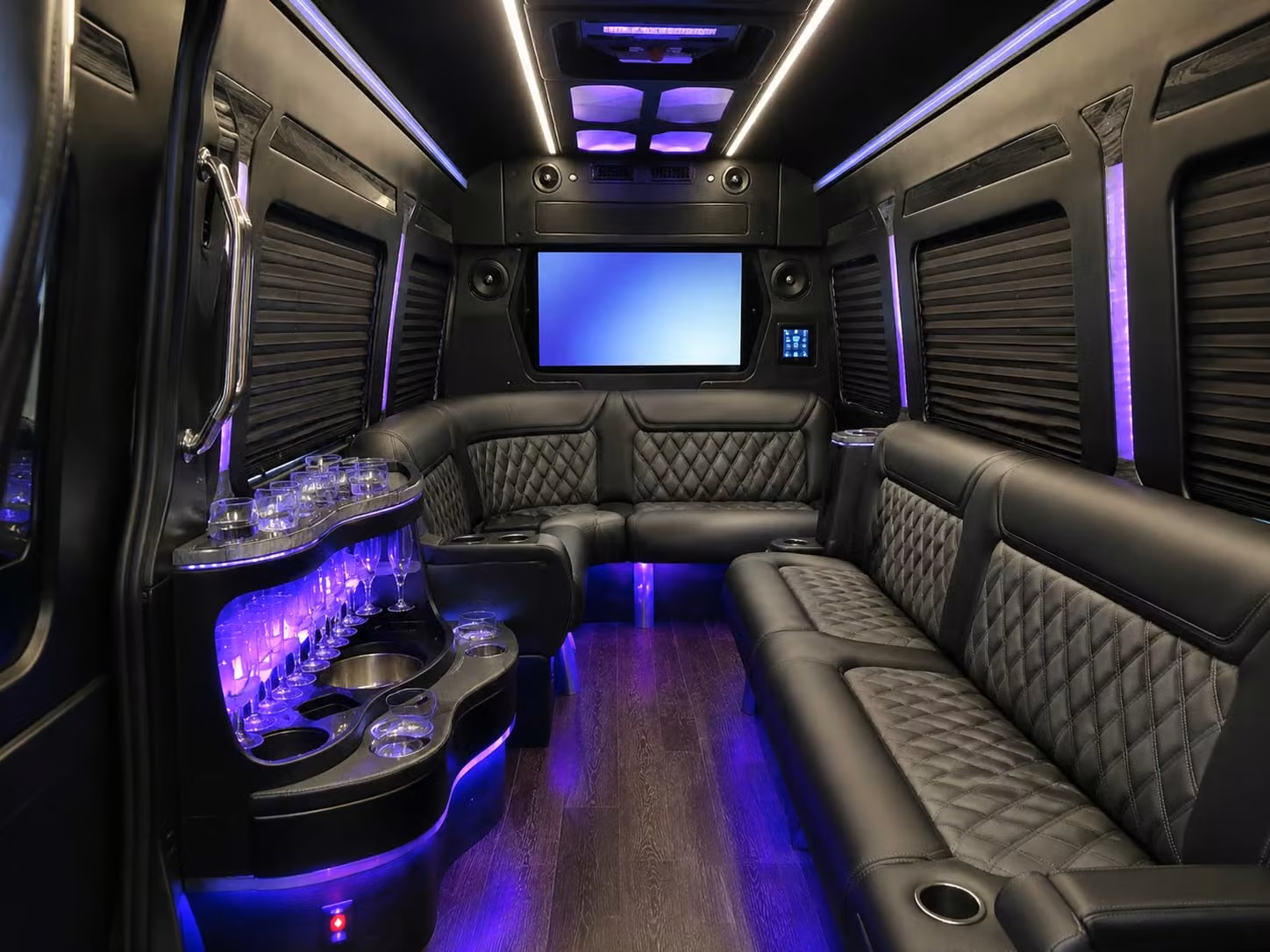 desmoinescoachbusservice com helps you book prom after party transportation in des moines too