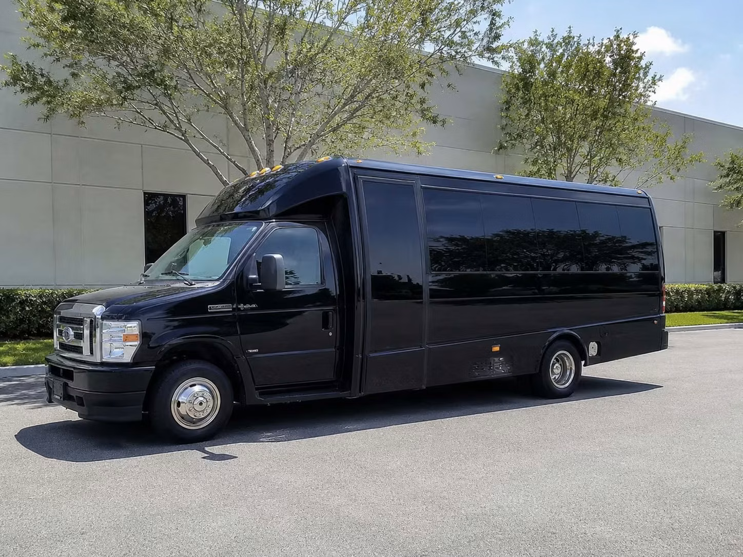 minibus rentals for smaller des moines prom squads who want their own ride