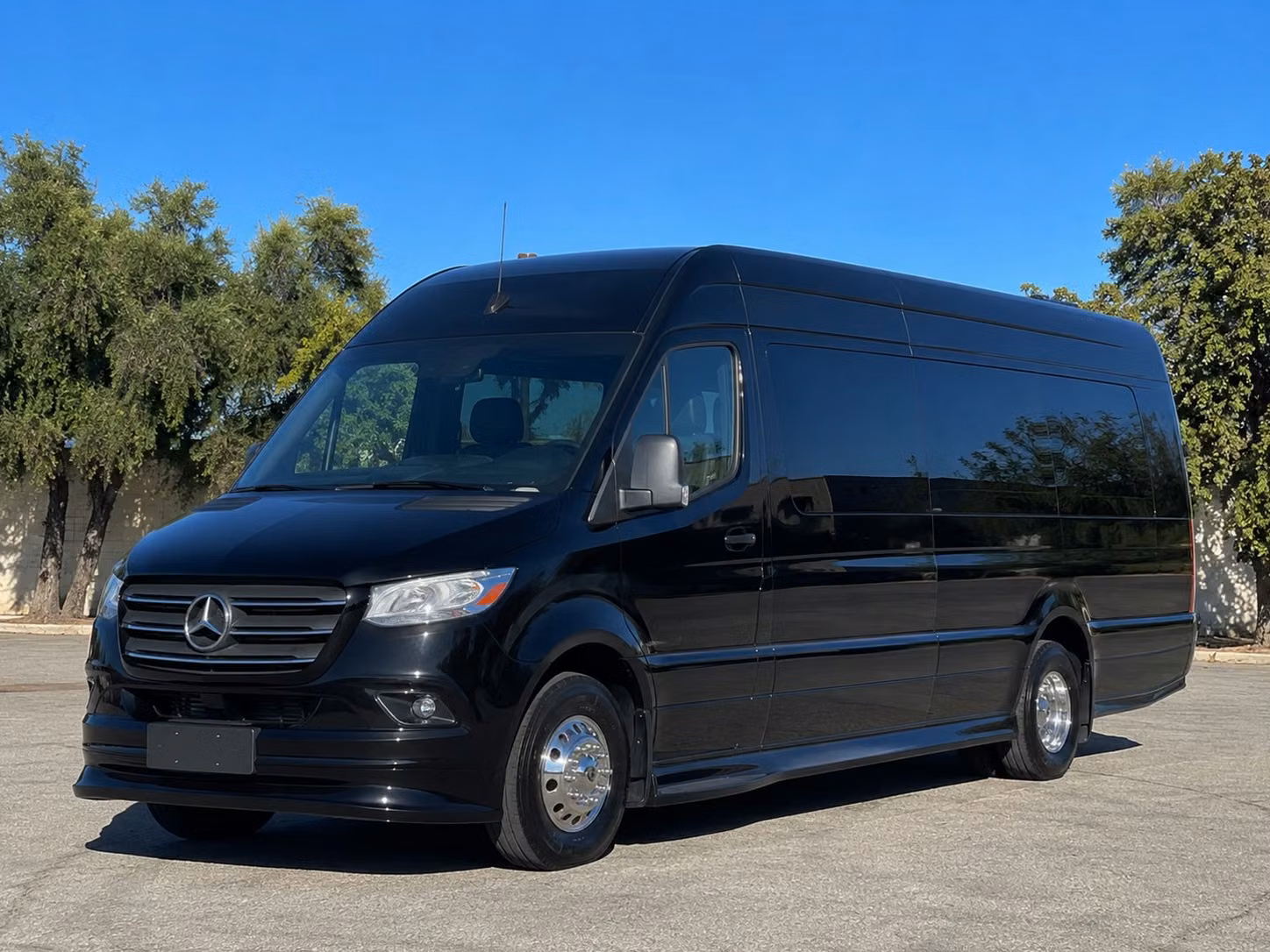 transportation serving des moines and nearby cities