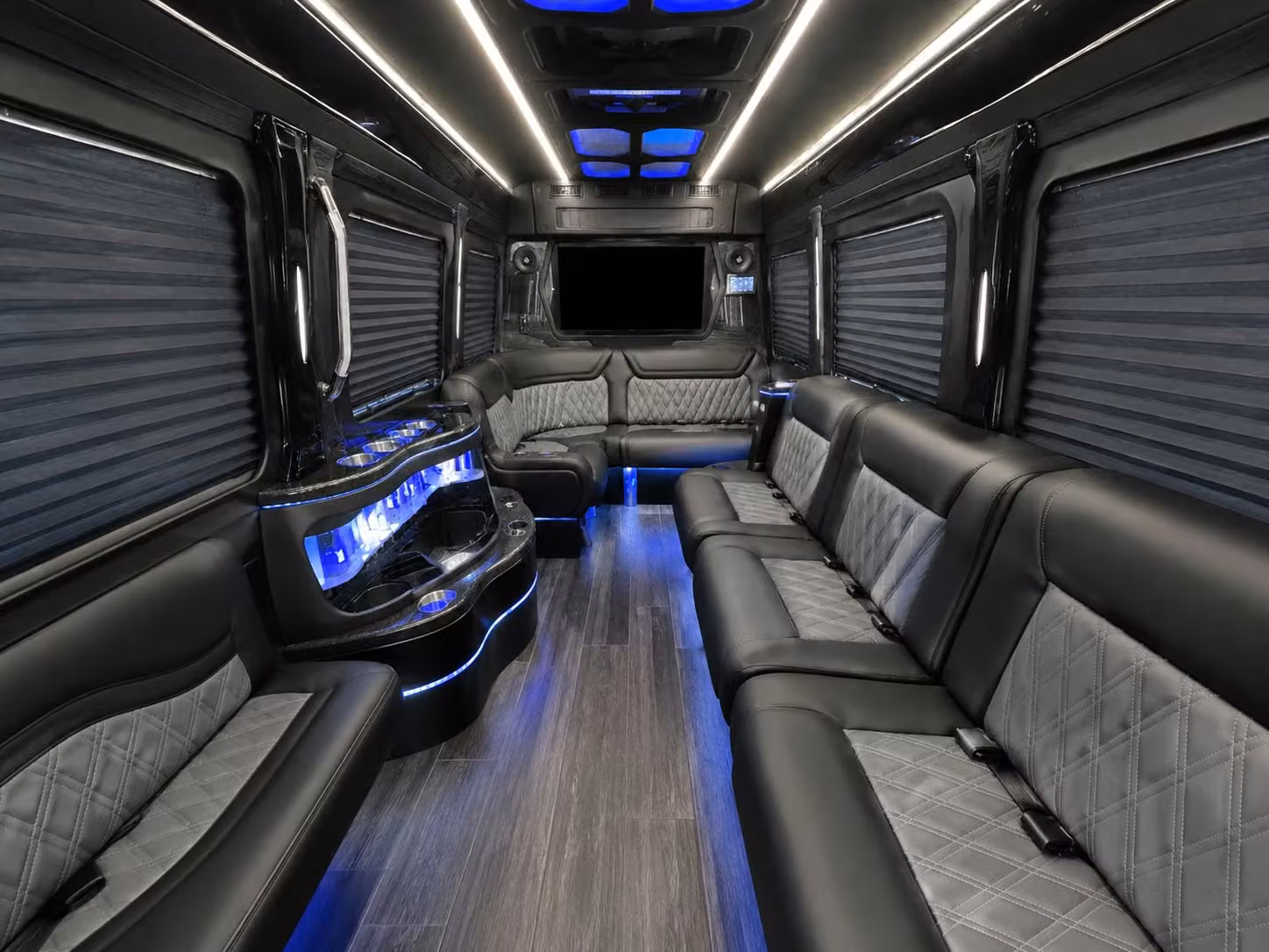 wedding bus rentals in des moines