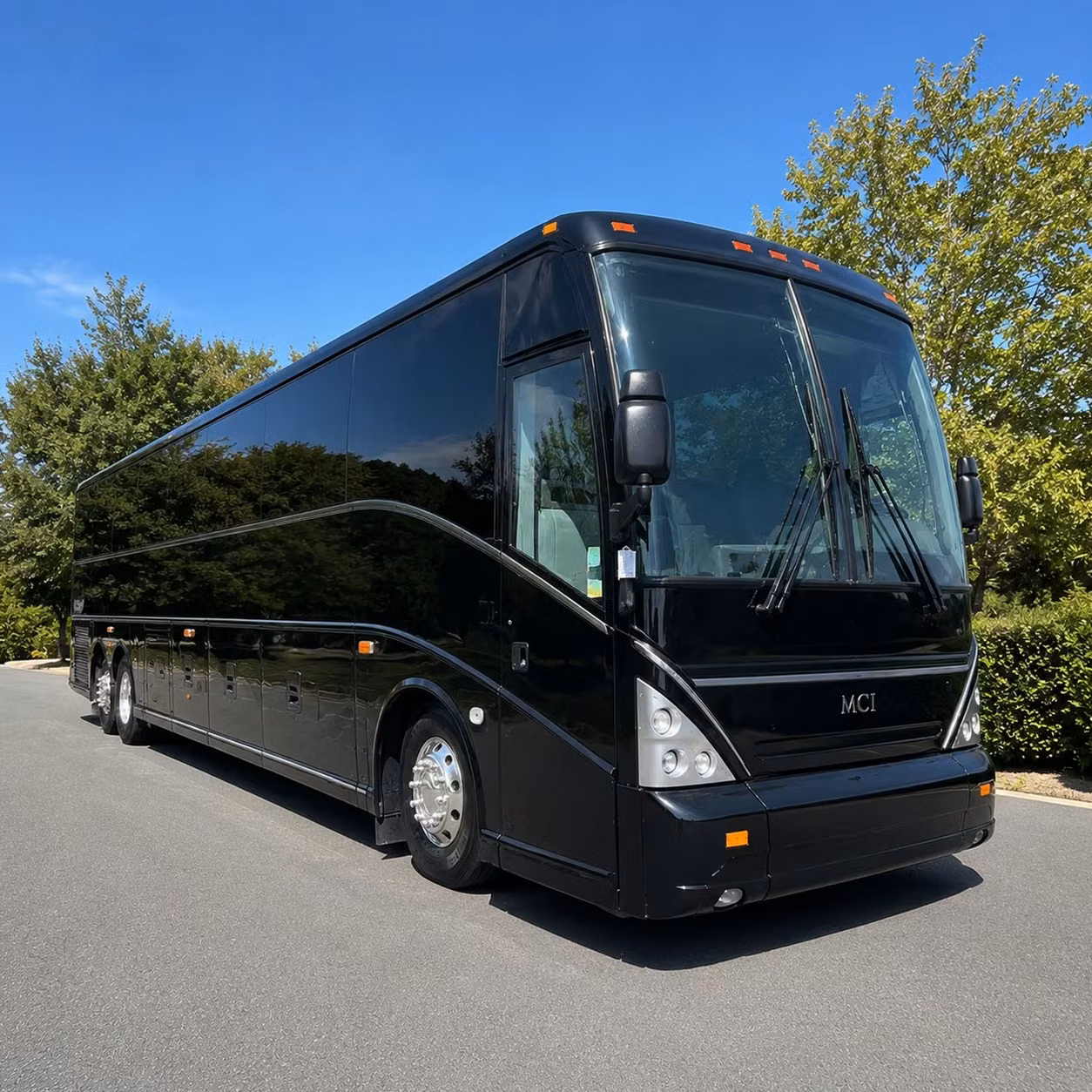 wedding guest shuttle bus rentals in des moines iowa